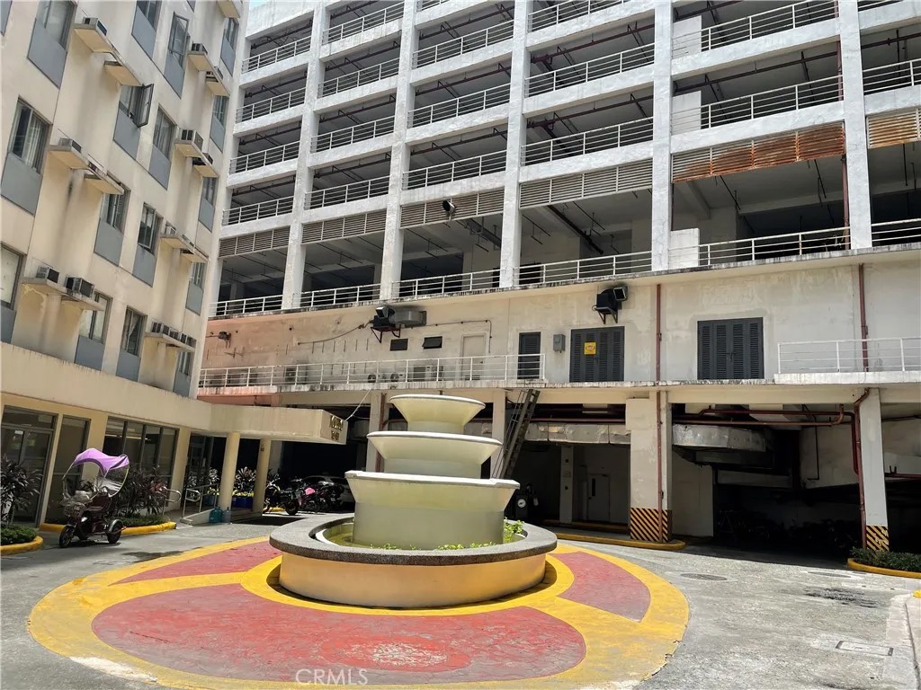1201 Valderama Tower 325