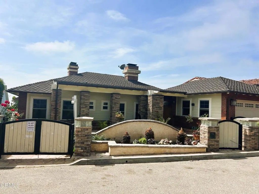 Photo of 2346 Sunset Drive, Ventura, CA 93001 (MLS # V1-34922)