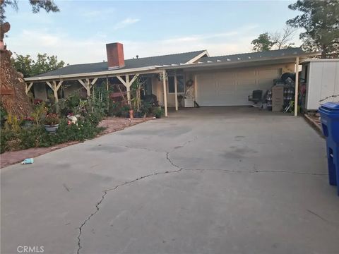 Photo of 14265 Olancha Rd, Victorville, CA 92392 (MLS # SR26086315)