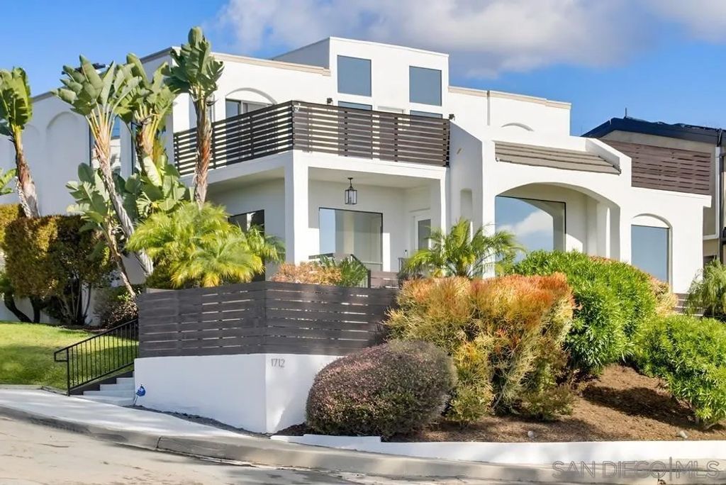 Photo of 1712 Beryl St, San Diego, CA 92109 (MLS # 250044721)