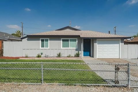 Photo of 18222 10th St, Bloomington, CA 92316 (MLS # CV25244232)