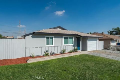 Tiny photo for 18222 10th St, Bloomington, CA 92316 (MLS # CV25244232)