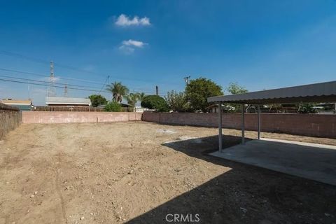 Tiny photo for 18222 10th St, Bloomington, CA 92316 (MLS # CV25244232)