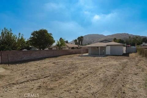 Tiny photo for 18222 10th St, Bloomington, CA 92316 (MLS # CV25244232)