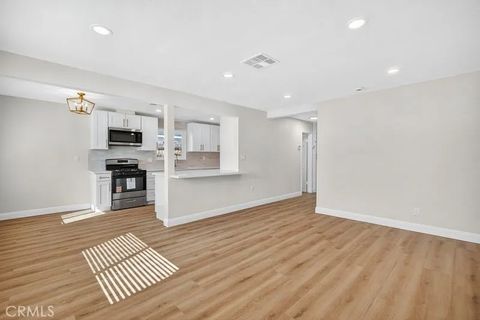 Tiny photo for 18222 10th St, Bloomington, CA 92316 (MLS # CV25244232)