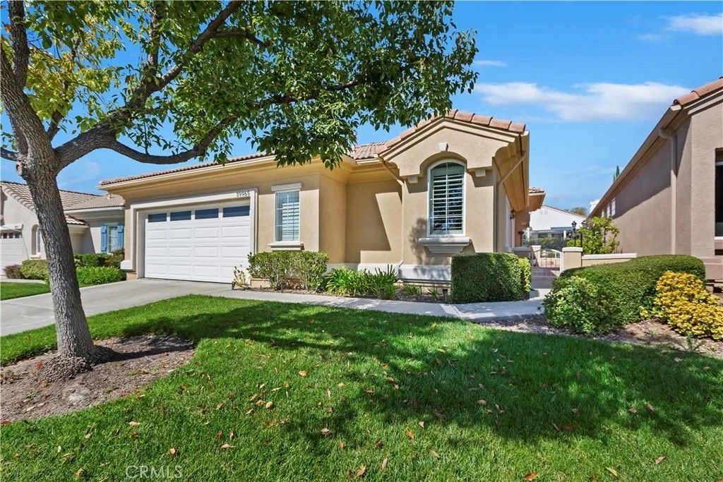 Photo of 39965 Via Oporta, Murrieta, CA 92562 (MLS # CV26048184)