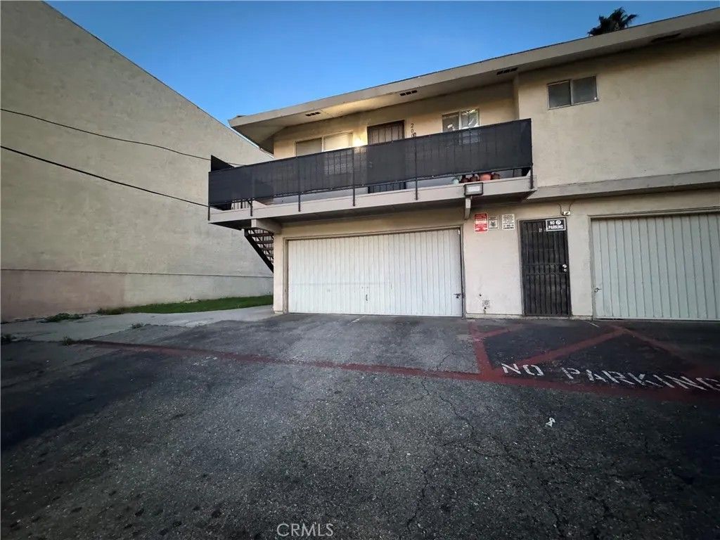 Photo of 2004 Palm Ave, Highlands, CA 92346 (MLS # HD26004192)