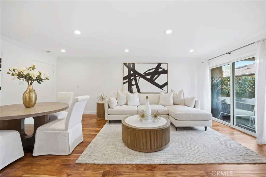 355 S Madison Avenue 224