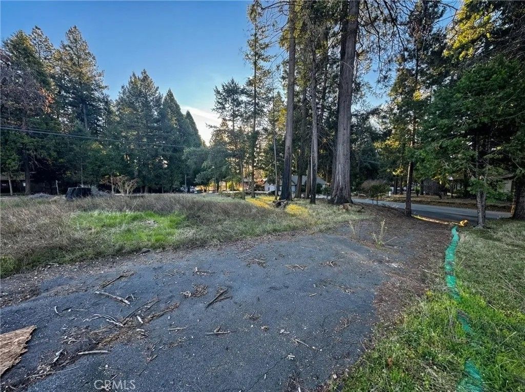 Photo of 14105 Creston Rd, Magalia, CA 95954 (MLS # SN25272360)