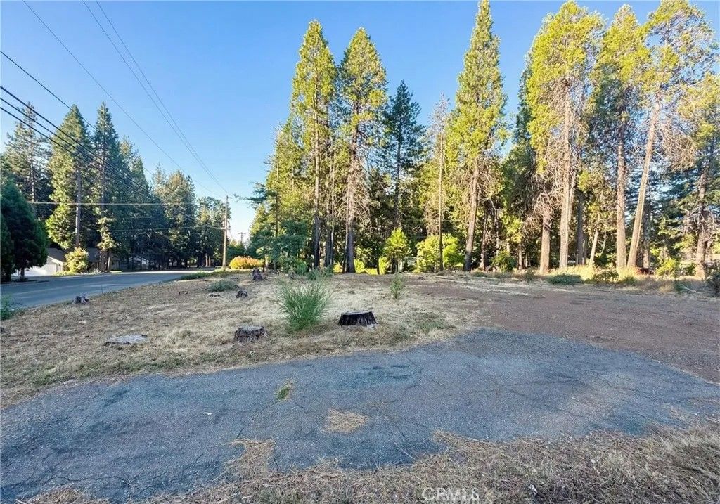 Photo of 14105 Creston Rd, Magalia, CA 95954 (MLS # SN25272360)