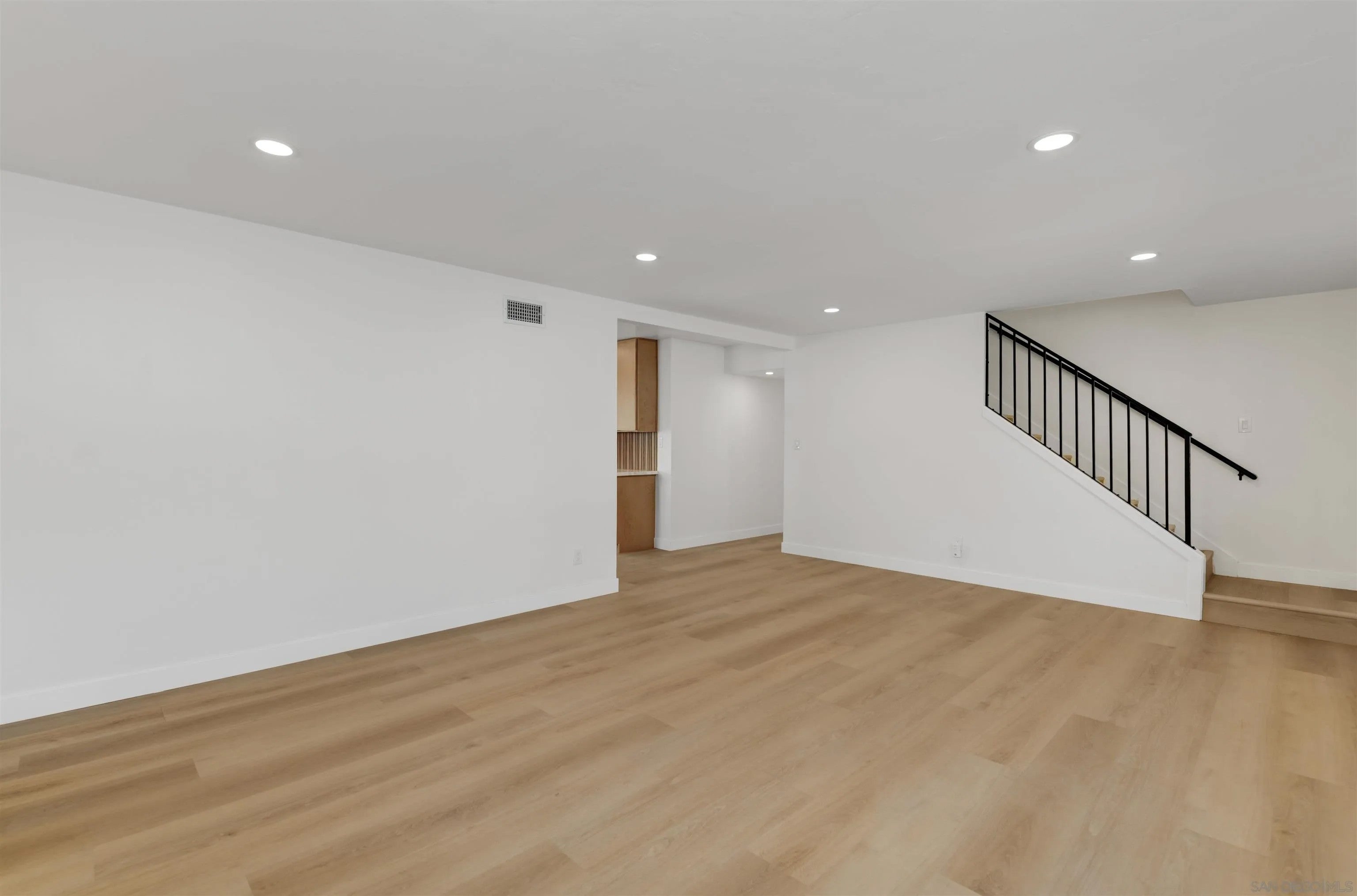 5657 Red River Dr.