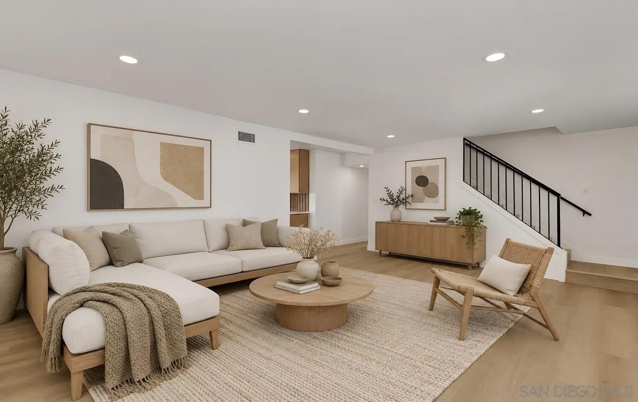 5657 Red River Dr.