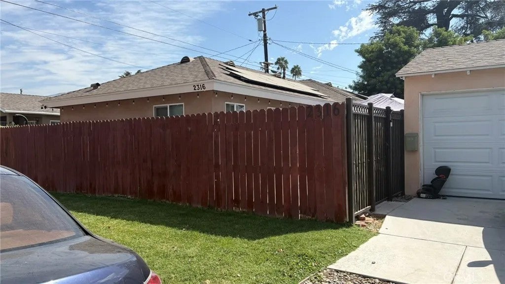 305 E Camino Real
