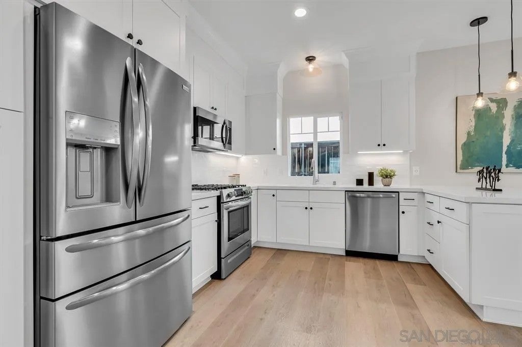 Photo of 1345 Holly Ave, Imperial Beach, CA 91932 (MLS # 260018746)