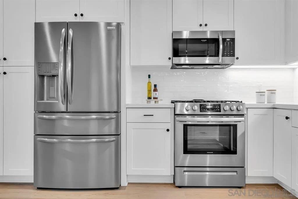 Photo of 1345 Holly Ave, Imperial Beach, CA 91932 (MLS # 260018746)