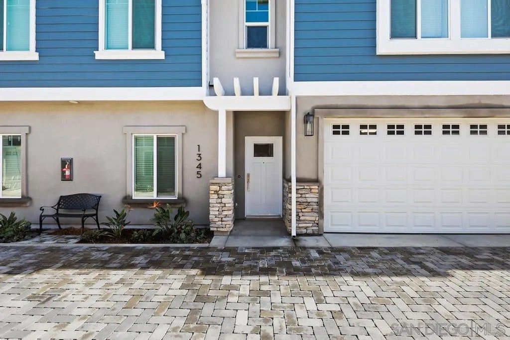 Photo of 1345 Holly Ave, Imperial Beach, CA 91932 (MLS # 260018746)