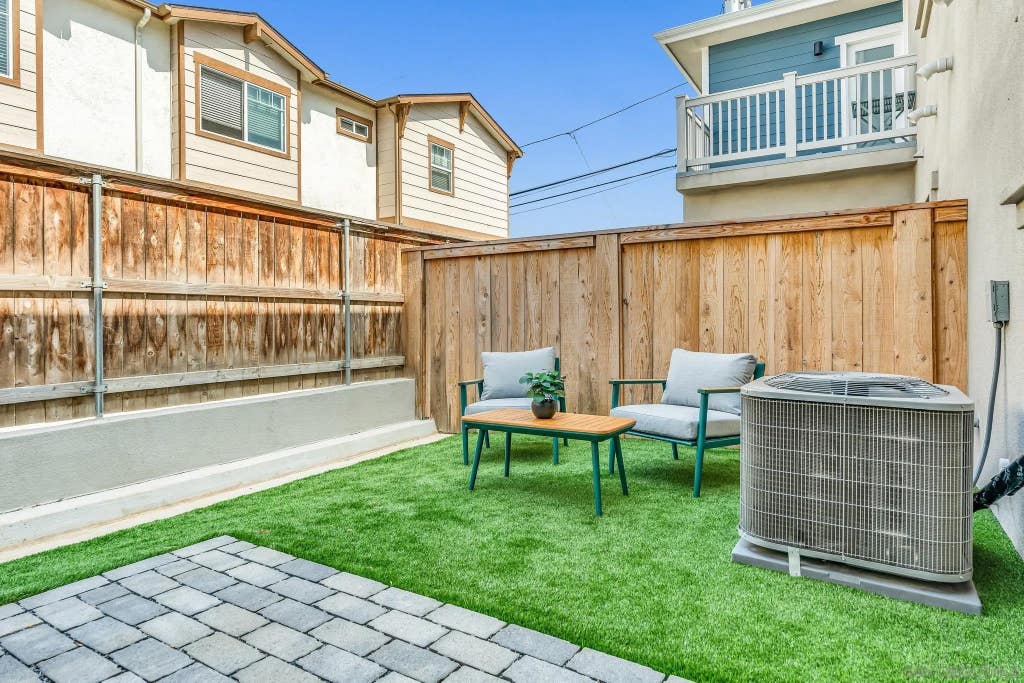 Photo of 1345 Holly Ave, Imperial Beach, CA 91932 (MLS # 260018746)