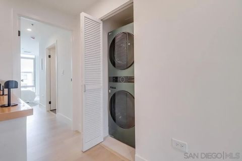 Tiny photo for 425 W Beech St #1706, San Diego, CA 92101 (MLS # 250039413)