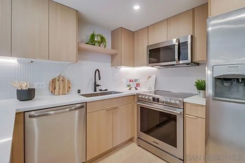 Tiny photo for 425 W Beech St #1706, San Diego, CA 92101 (MLS # 250039413)