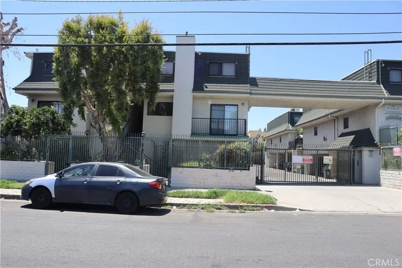 9047 Langdon 4