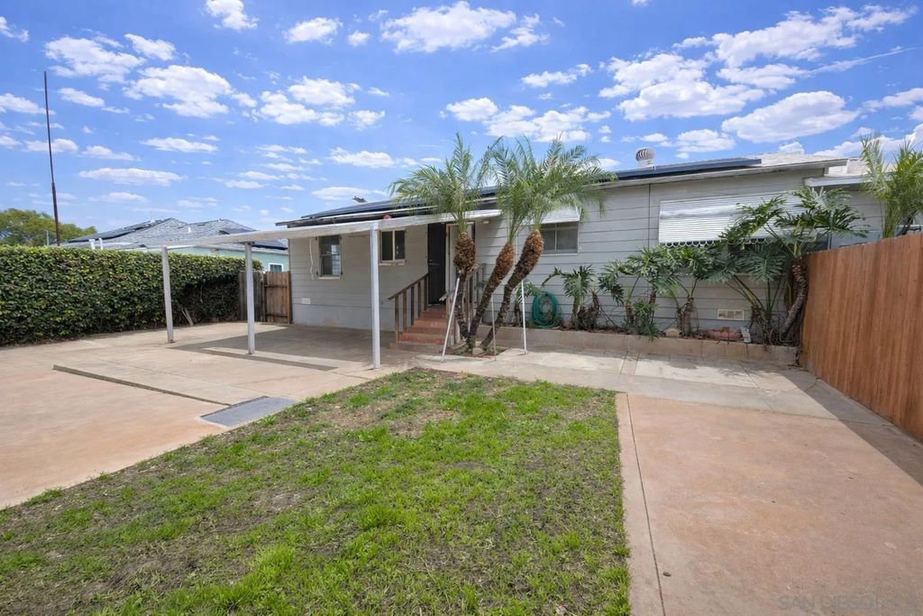 Photo of 1820 Englewood Dr, Lemon Grove, CA 91945 (MLS # 2600890)