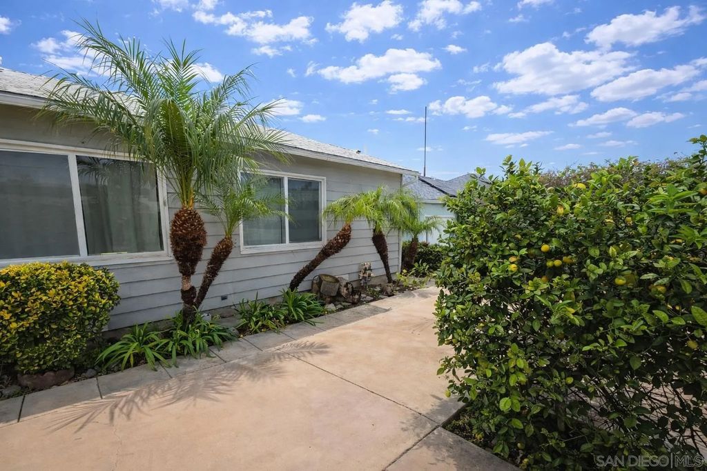 Photo of 1820 Englewood Dr, Lemon Grove, CA 91945 (MLS # 2600890)