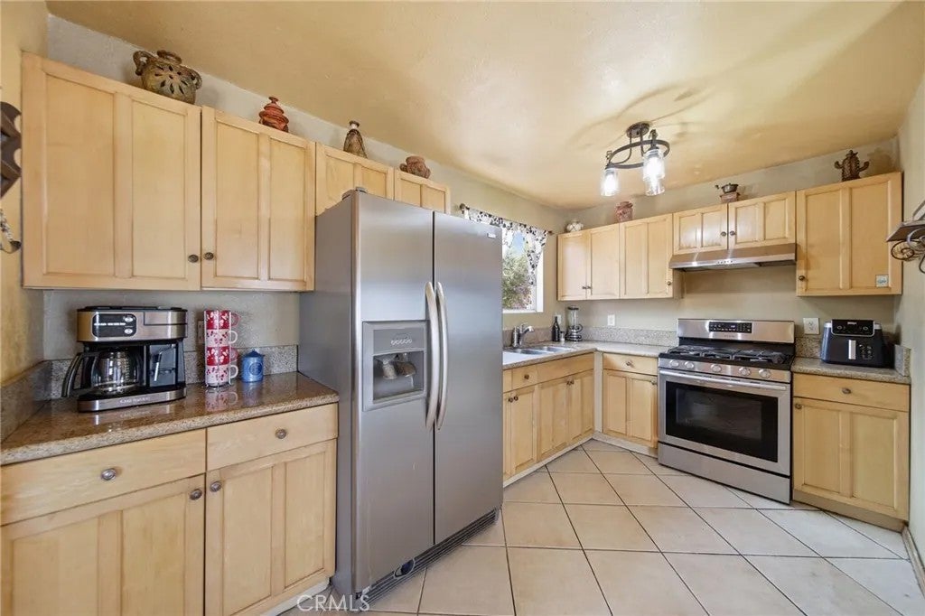 829 S Kenmore