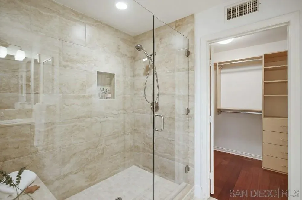 La Jolla, California 92037, United States, 3 Bedrooms Bedrooms, ,3 BathroomsBathrooms,Residential,Active,254419