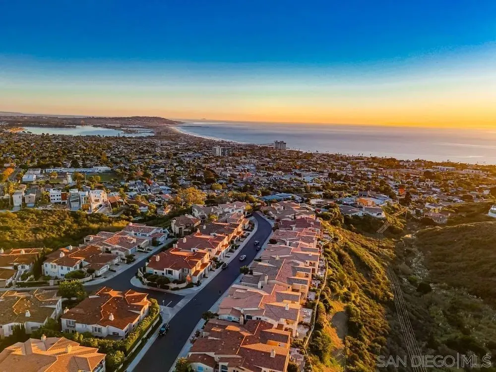 La Jolla, California 92037, United States, 3 Bedrooms Bedrooms, ,3 BathroomsBathrooms,Residential,Active,254419