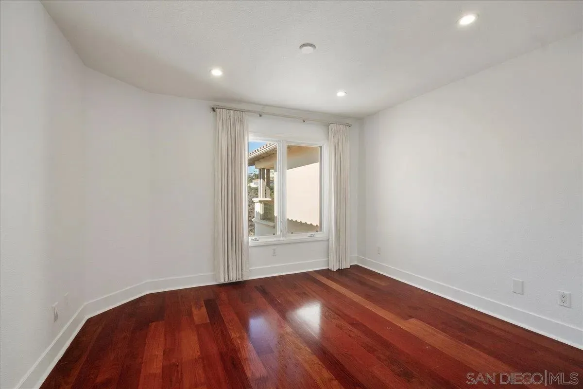 La Jolla, California 92037, United States, 3 Bedrooms Bedrooms, ,3 BathroomsBathrooms,Residential,Active,254419