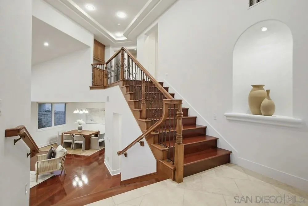 La Jolla, California 92037, United States, 3 Bedrooms Bedrooms, ,3 BathroomsBathrooms,Residential,Active,254419