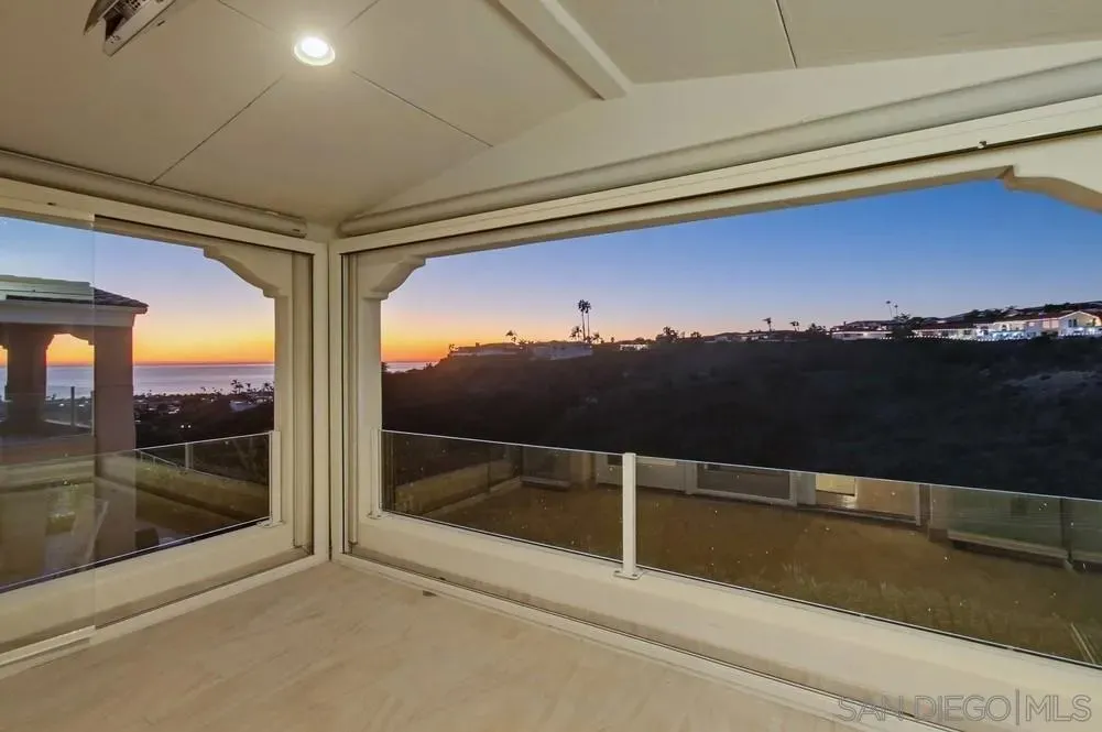 La Jolla, California 92037, United States, 3 Bedrooms Bedrooms, ,3 BathroomsBathrooms,Residential,Active,254419