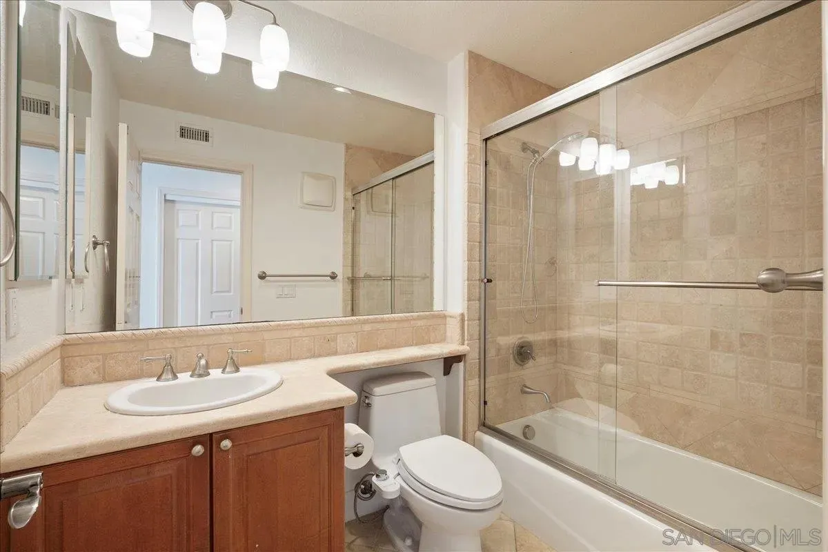 La Jolla, California 92037, United States, 3 Bedrooms Bedrooms, ,3 BathroomsBathrooms,Residential,Active,254419