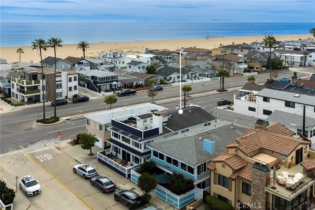 Photo of 203 8th, Newport Beach, CA 92661 (MLS # NP26045960)