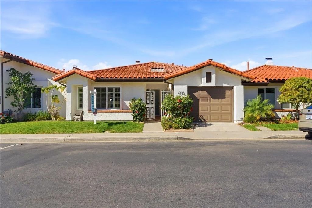 Photo of 6733 Hyacinth Cir, Carlsbad, CA 92011 (MLS # 260006133)