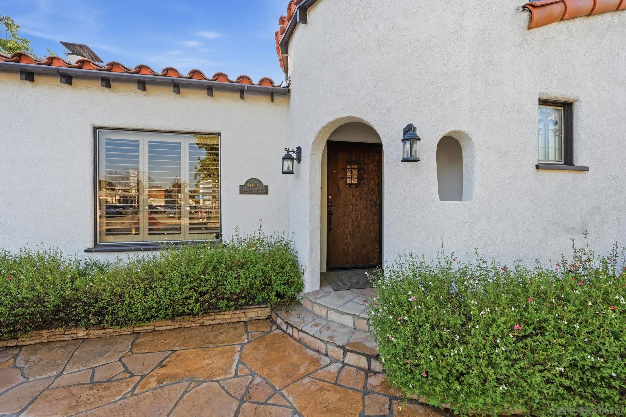 4606 Altadena Ave