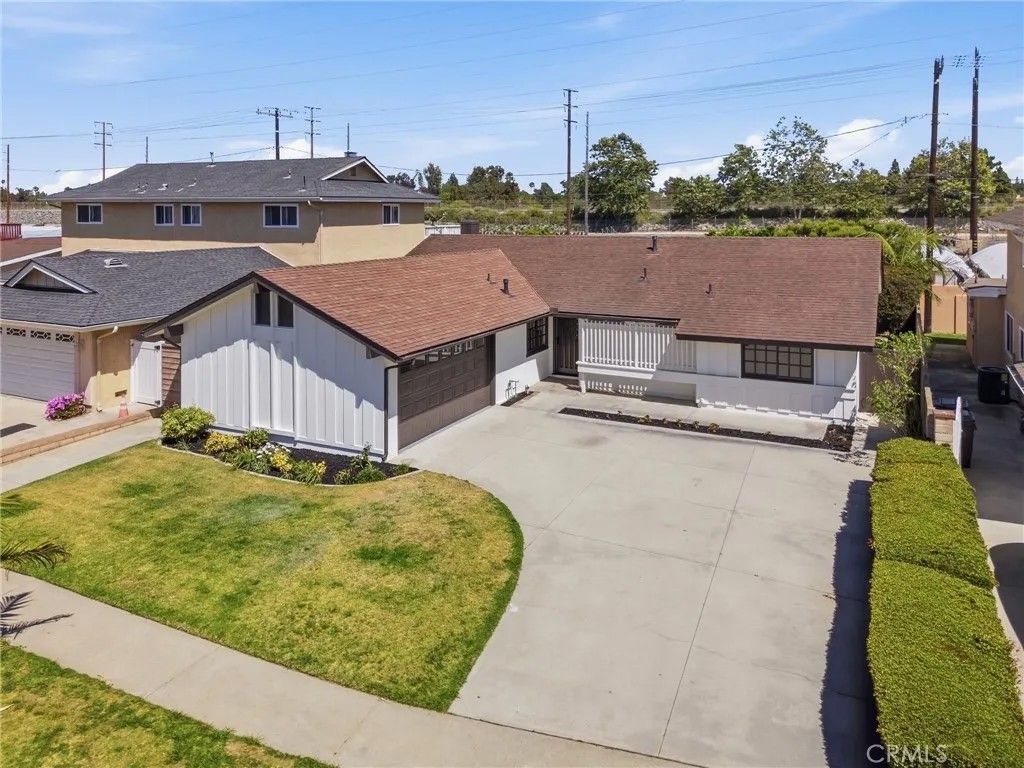 Photo of 19562 Aragon Circle, Huntington Beach, CA 92646 (MLS # OC26043203)