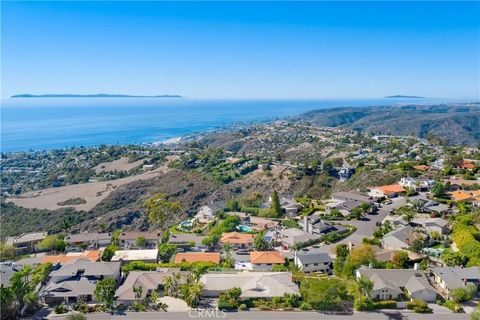 Photo of 2867 Chateau Way, Laguna Beach, CA 92651 (MLS # LG25246579) Photo of 2867 Chateau Way, Laguna Beach, CA 92651 (MLS # LG25246579)