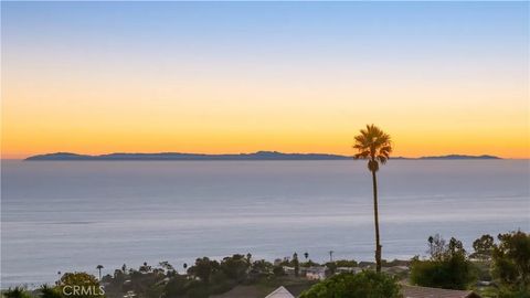 Tiny photo for 2867 Chateau Way, Laguna Beach, CA 92651 (MLS # LG25246579)