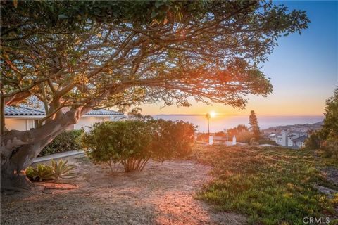 Tiny photo for 2867 Chateau Way, Laguna Beach, CA 92651 (MLS # LG25246579)