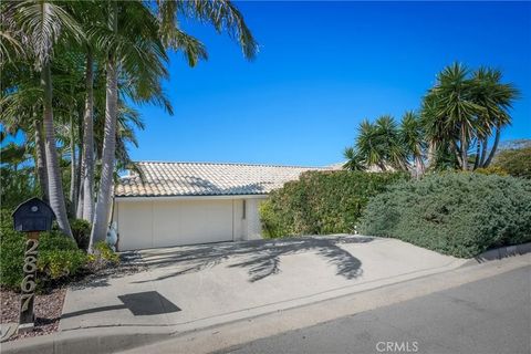 Tiny photo for 2867 Chateau Way, Laguna Beach, CA 92651 (MLS # LG25246579)
