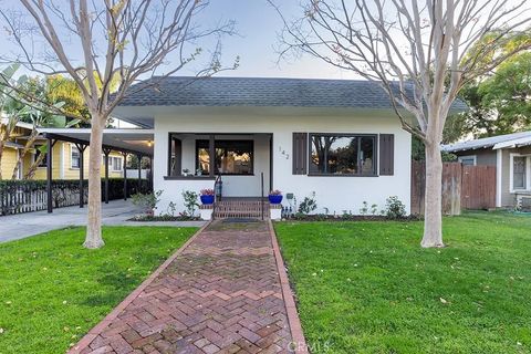 142 W Brookdale Fullerton CA 92832