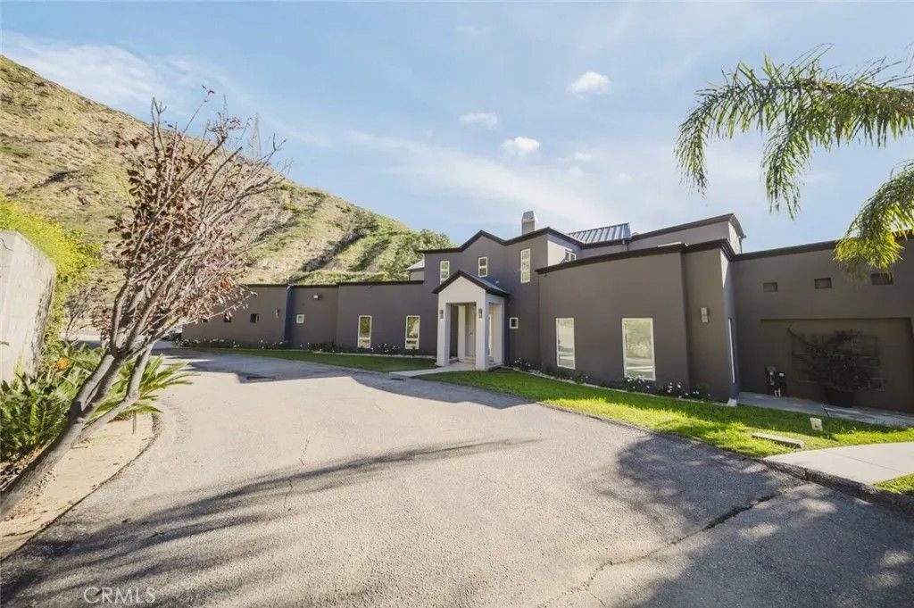 Photo of 2004 Glen Allen Lane, Altadena, CA 91001 (MLS # PF26014843)