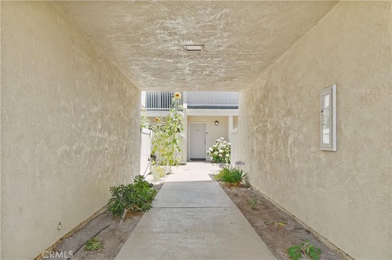 1109 W Cypress