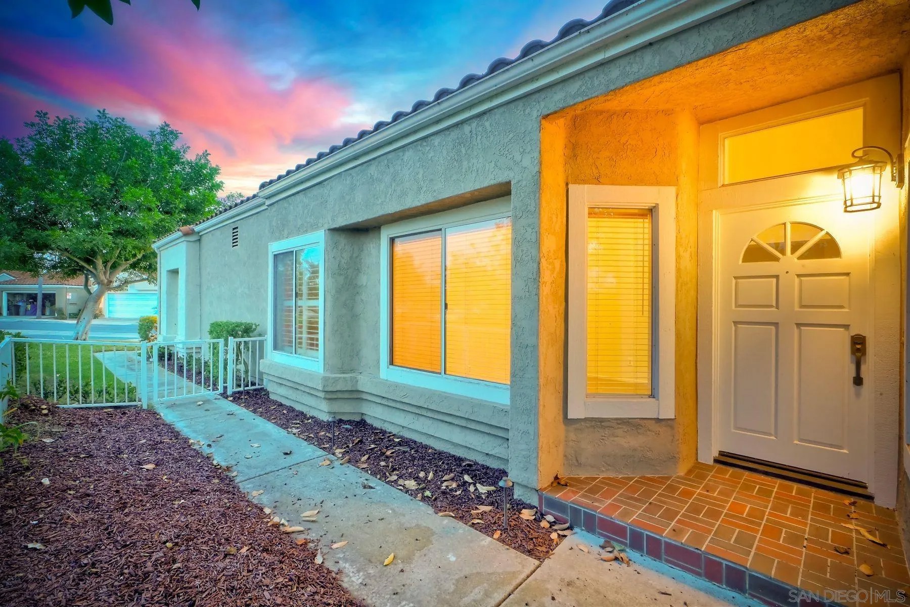 15638 Royal Crown Row