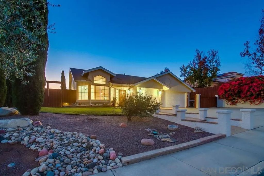 Photo of 5359 Triple Crown Dr, Bonsall, CA 92003 (MLS # 2600543)