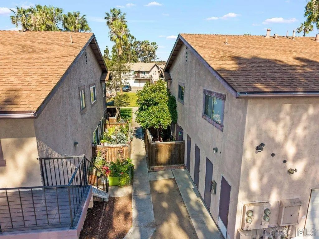 1302 W San Ysidro Unit C