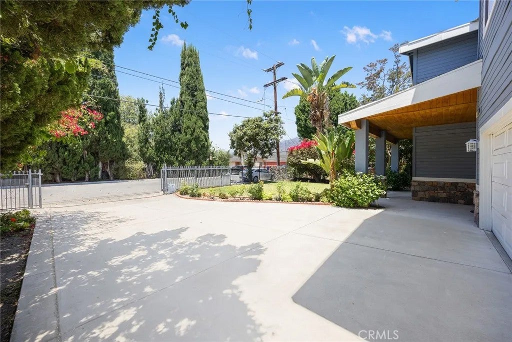 1410 Encino Avenue