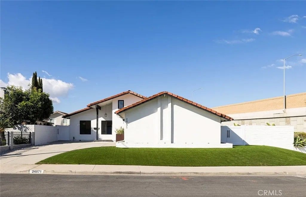 Photo of 24871 Overland Drive, Laguna Hills, CA 92653 (MLS # LG25271106)