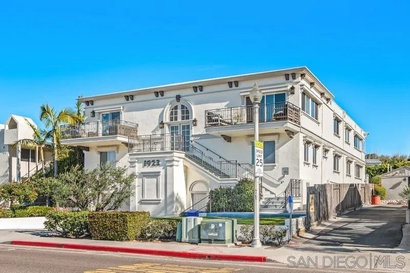 1923 San Elijo Ave 3